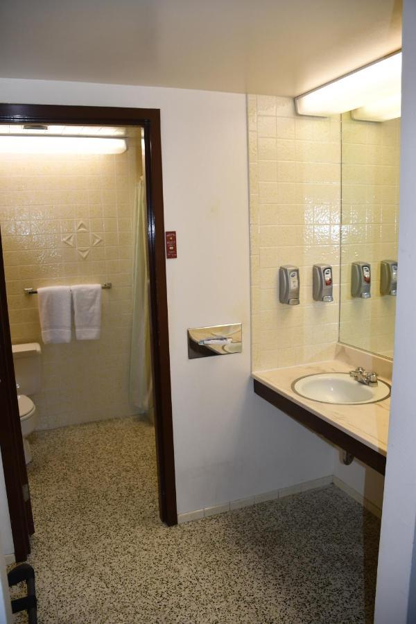 Prairie Inn Эванстон Экстерьер фото