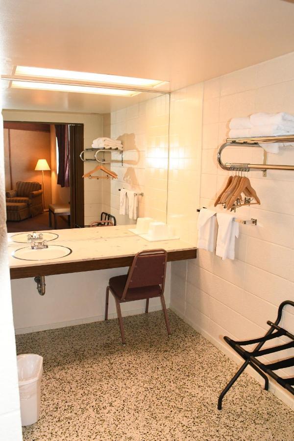 Prairie Inn Эванстон Экстерьер фото